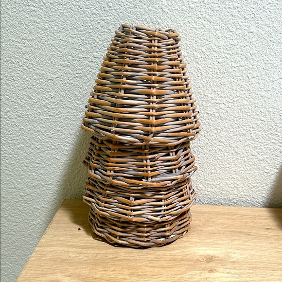 Woven Rattan lamp shades set of 4 - Picture 2 of 6